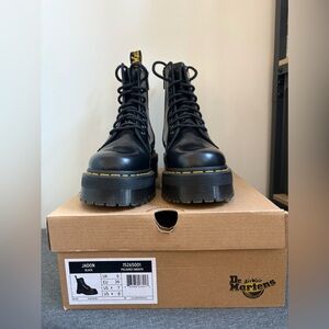 Dr. Martens JADON BOOT SMOOTH LEATHER PLATFORMS - like new!